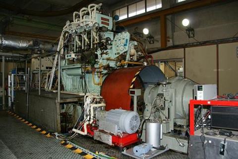 J-ENG collaborated in research into the use of hydrogen and ammonia as fuel on NMRI's test engine.